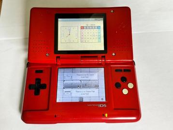 Nintendo DS Rood - Gebruikt, incl. Lader beschikbaar voor biedingen