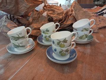 Wedgwood Sarah's Garden kop en schotels. beschikbaar voor biedingen