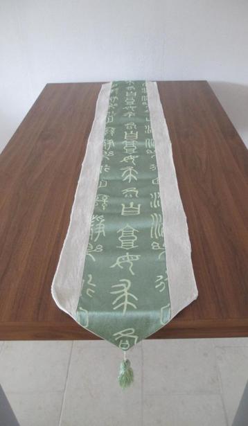 Tafelloper groen/beige met kwastjes 177x30cm beschikbaar voor biedingen