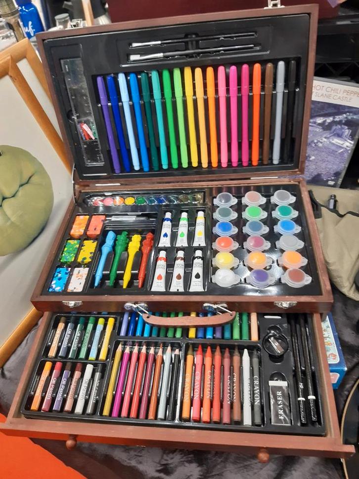 Complete Schilderkoffer met Tekenmaterialen, Hobby en Vrije tijd, Schilderen, Zo goed als nieuw, Overige typen, Ophalen of Verzenden