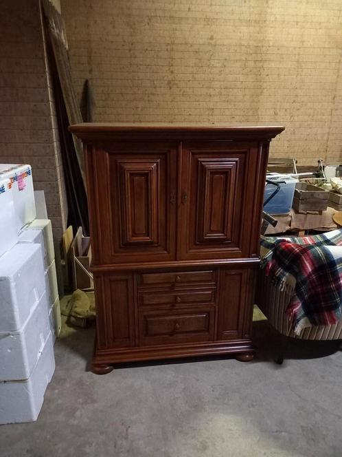 Woonkamer, tv kast. Klassiek, solide, praktisch, Antiek en Kunst, Antiek | Meubels | Kasten, Ophalen
