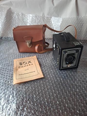 Vintage Blokcamera met Tas beschikbaar voor biedingen