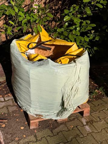 Vloerenzand.  NOTK beschikbaar voor biedingen