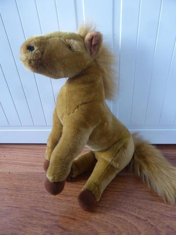 Bruin paard (P) beschikbaar voor biedingen