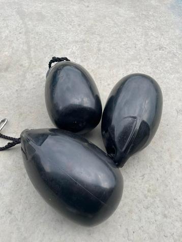 3x fender beschikbaar voor biedingen