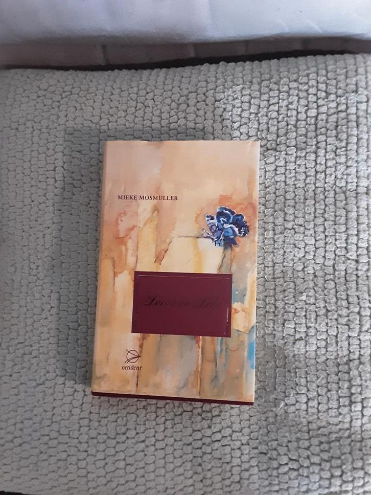 Mieke Mosmuller----Lotus en Lelie, Boeken, Literatuur, Zo goed als nieuw, Nederland, Ophalen of Verzenden