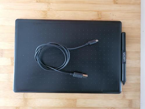Tekentablet One by WACOM, Computers en Software, Tekentablets, Zo goed als nieuw, Bedraad, Ophalen of Verzenden