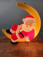 Leuke & Grote Kerstman liggend op de maan (55cm) + Licht !, Diversen, Kerst, Ophalen of Verzenden, Zo goed als nieuw