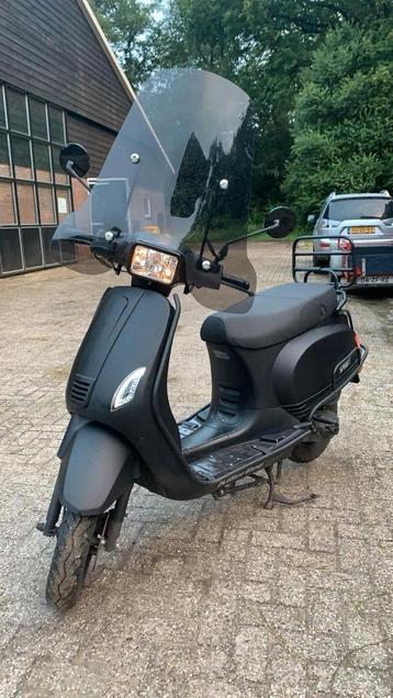 Scooter killerbee sport beschikbaar voor biedingen