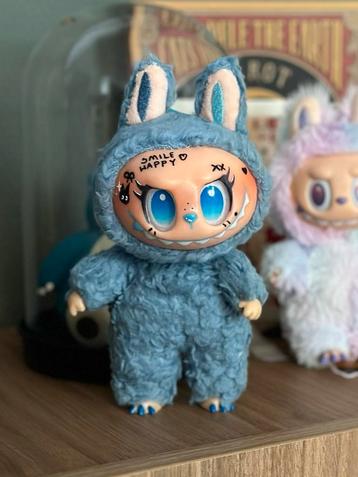 Custom “Popmart Labubu” tattoo beschikbaar voor biedingen