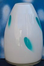 Vaas. MURANO? Wit glas.  Geblazen. 20 cm., Huis en Inrichting, Woonaccessoires | Vazen, Ophalen, Wit, Minder dan 50 cm, Glas