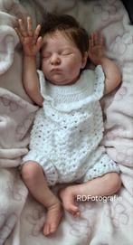 Prachtige Reborn baby girl Laura, Verzamelen, Poppen, Ophalen of Verzenden, Zo goed als nieuw, Babypop, Levensecht of Reborn