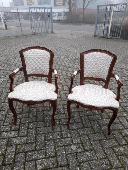 2 x.mooie noten dames fauteuils 185.00 p.s, Antiek en Kunst, Antiek | Meubels | Stoelen en Banken, Ophalen