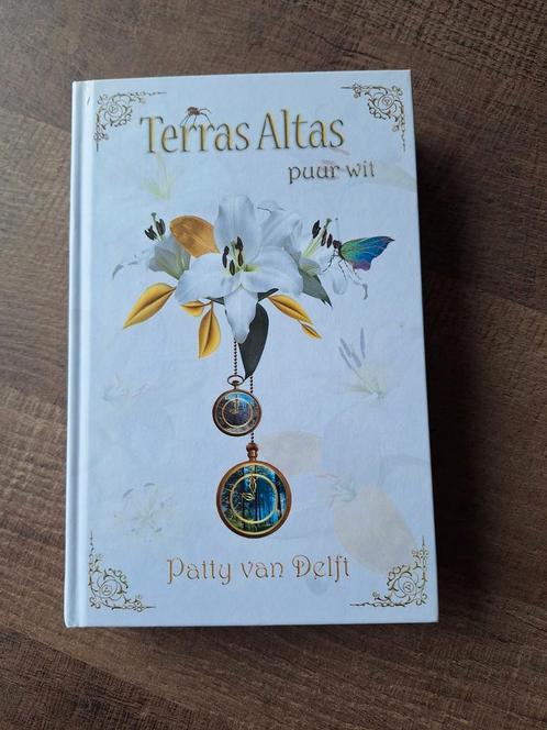 Terras atlas puur wit van Patty van Delft, Boeken, Fantasy, Ophalen of Verzenden