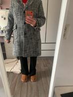 Mooie grijs zwart witte jas  maat xxl met blokjes ruitjes, Ophalen of Verzenden, Zo goed als nieuw, Maat 46/48 (XL) of groter