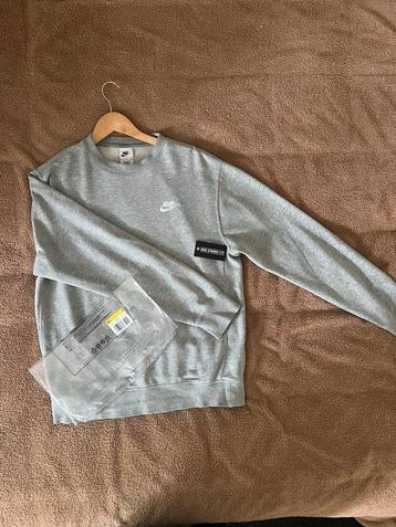Nike Sweater S beschikbaar voor biedingen