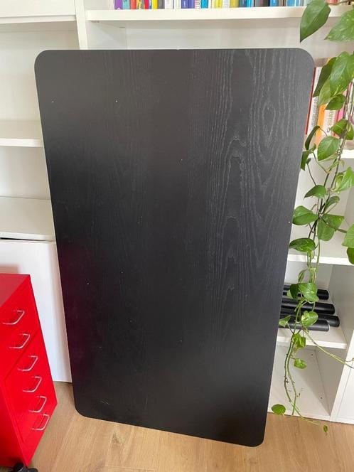 Stevige en praktische zwarte eettafel (LISBOA Ikea), Huis en Inrichting, Tafels | Eettafels, Zo goed als nieuw, 50 tot 100 cm