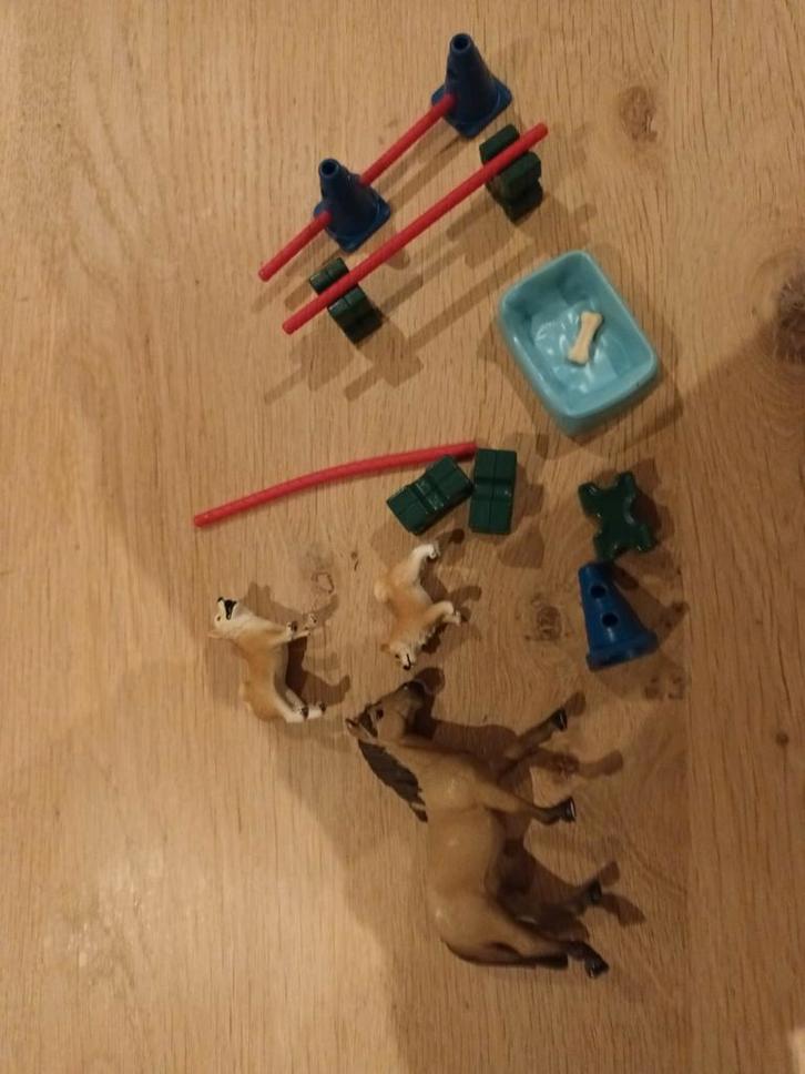 Schleich Paarden  honden Set met Hindernissen, Kinderen en Baby's, Speelgoed | Overig, Gebruikt, Jongen of Meisje, Ophalen of Verzenden