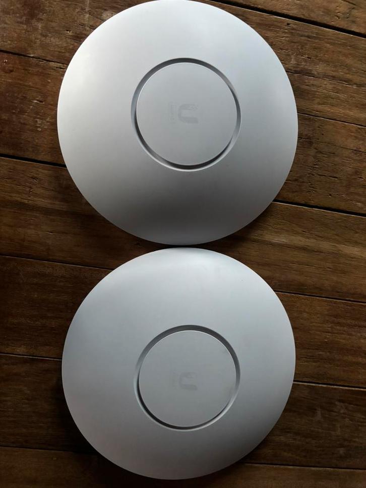 Unifi 6 long range PoE, Computers en Software, Accesspoints, Zo goed als nieuw, Ophalen of Verzenden