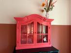 Wandkast vitrinekast roze retro klassiek restyled, Ophalen