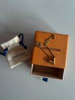 Louis Vuitton Armband - Gouden V, Sieraden, Tassen en Uiterlijk, Kettingen, Verzenden, Zo goed als nieuw, Goud, Met hanger