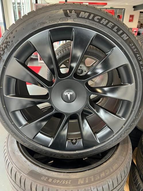 20" Tesla zomerset black, Auto-onderdelen, Banden en Velgen, Banden en Velgen, Zomerbanden, 20 inch, 255 mm, Personenwagen, Gebruikt