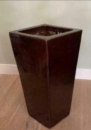 hoge jaren70’cascade bruin karamel geglazuurde bloempot beschikbaar voor biedingen