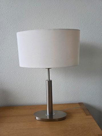 Tafellamp in RVS met stoffen ovale kap hoogte 57 cm beschikbaar voor biedingen