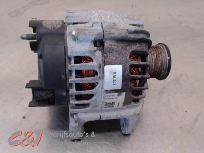 Dynamo van een Renault Trafic, Auto-onderdelen, Motor en Toebehoren, Renault, Gebruikt, 3 maanden garantie, Ophalen of Verzenden