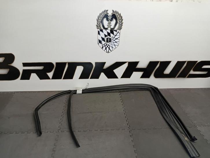 BMW E65 AFDEKKING RAAMLIJST DEUR LINKS ACHTER 51358223755, Auto diversen, Overige Auto diversen, Ophalen of Verzenden