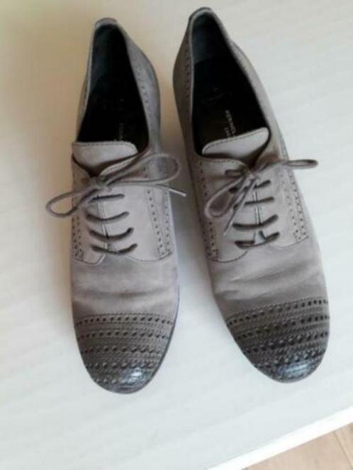 mooie damesschoenen van Kennel en Schmenger, Kleding | Dames, Schoenen, Zo goed als nieuw, Schoenen met lage hakken, Grijs, Ophalen of Verzenden
