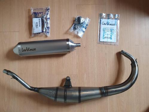 Nieuw uitlaat Leo vince Onderlangs AM6 TZR Xpower Yasuni, Fietsen en Brommers, Brommeronderdelen | Algemeen, Nieuw, Uitlaat, Ophalen of Verzenden