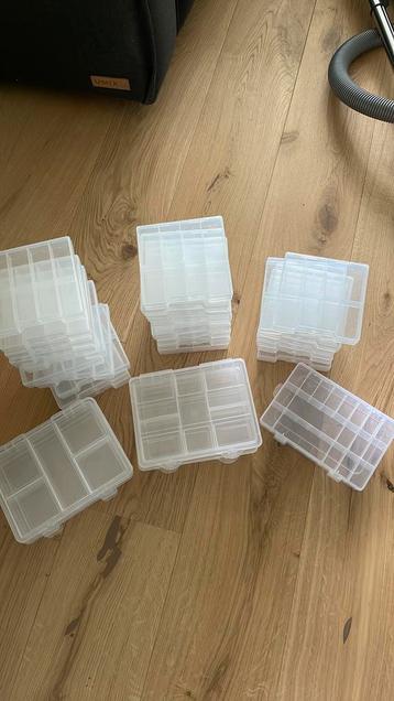 Hobbydoosjes voor kralen of schroeven beschikbaar voor biedingen