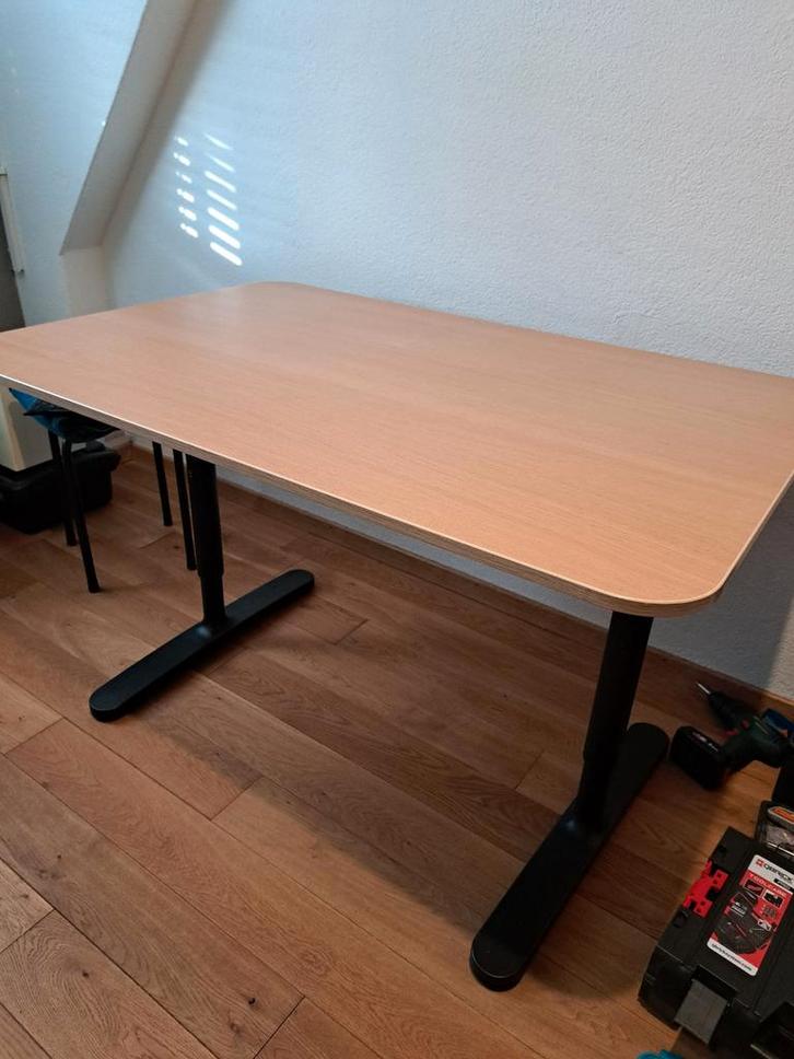 Bureau Ikea, Huis en Inrichting, Bureaus, Gebruikt, In hoogte verstelbaar, Ophalen of Verzenden