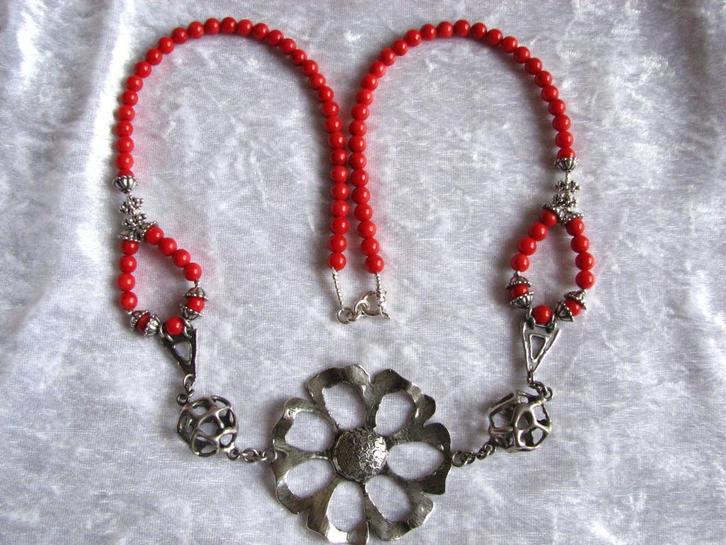 Prachtig Exclusief Lang Zilveren Collier met Bloedkoraal, Sieraden, Tassen en Uiterlijk, Antieke sieraden, Ketting, Zilver, Met edelsteen