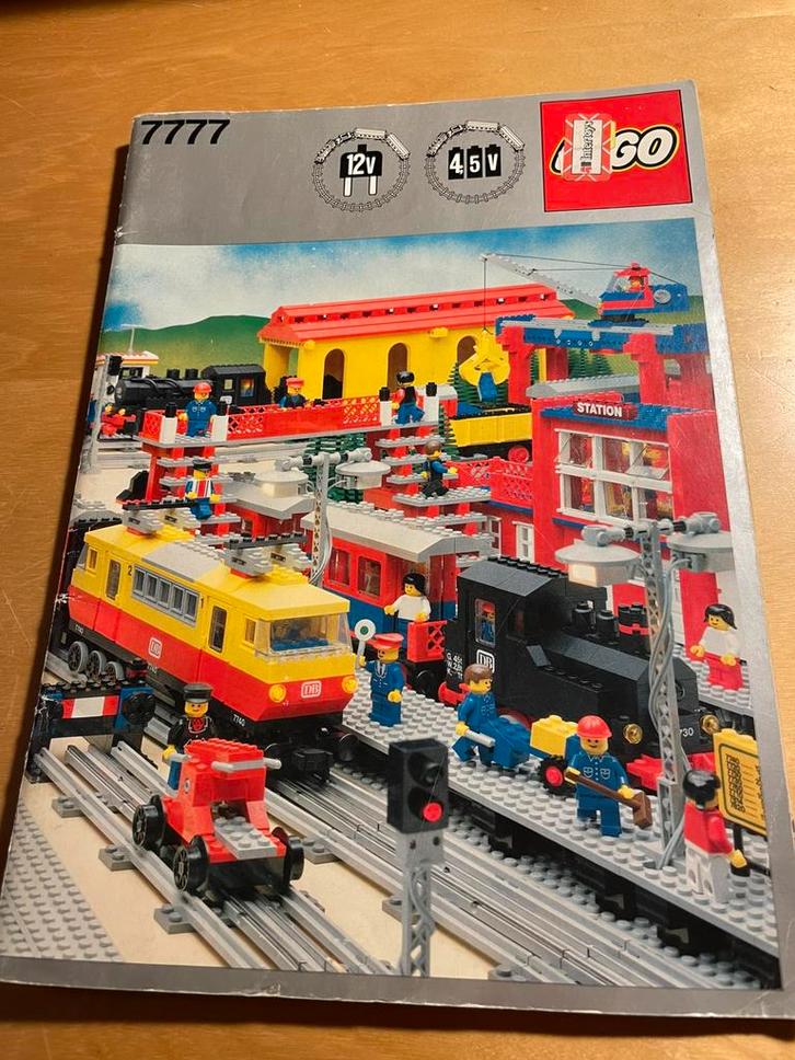 12V Rails Trein Boek 7777 (12 Volt), Kinderen en Baby's, Speelgoed | Duplo en Lego, Zo goed als nieuw, Lego, Complete set, Ophalen of Verzenden