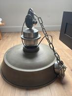 Industriële hanglamp met ketting (2 beschikbaar), Huis en Inrichting, Lampen | Hanglampen, Ophalen, Gebruikt, Metaal, 50 tot 75 cm