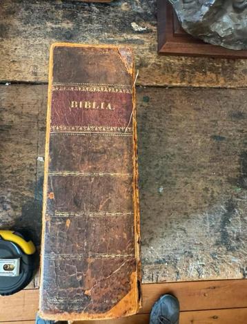 Antieke bijbel uit 1835 beschikbaar voor biedingen