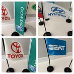 Tafel of buro vlaggen o.a Alfa,Rover,Toyota,Seat,land Rover, Ophalen of Verzenden, Zo goed als nieuw, Reclamebord