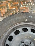 VW Golf Winterbanden op stalen velg + wieldoppen, Auto-onderdelen, Banden en Velgen, Ophalen, Gebruikt, 16 inch, Banden en Velgen
