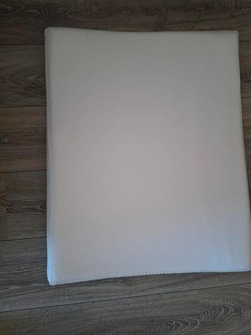 Boxspring  voor kleine hond voor bull te klein  beschikbaar voor biedingen