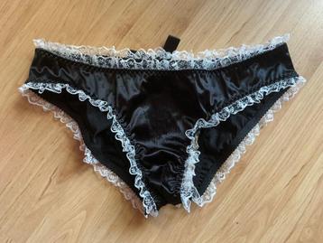 Sissy slip, zwart met wit kant, maat S, gay / hetero beschikbaar voor biedingen