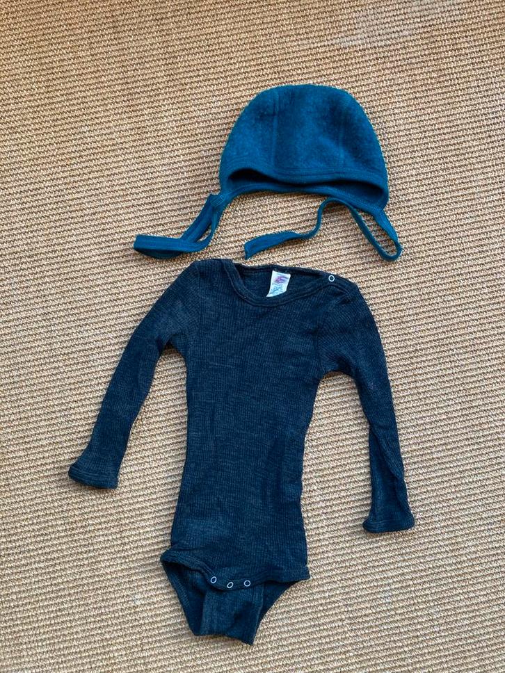 Engel romper wolzijde (74/80) en mutsje wol (50/56), Kinderen en Baby's, Babykleding | Overige, Zo goed als nieuw, Jongetje of Meisje