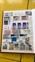 Bescheiden postzegelverzameling Nederland + album, Postzegels en Munten, Postzegels | Nederland, Ophalen of Verzenden