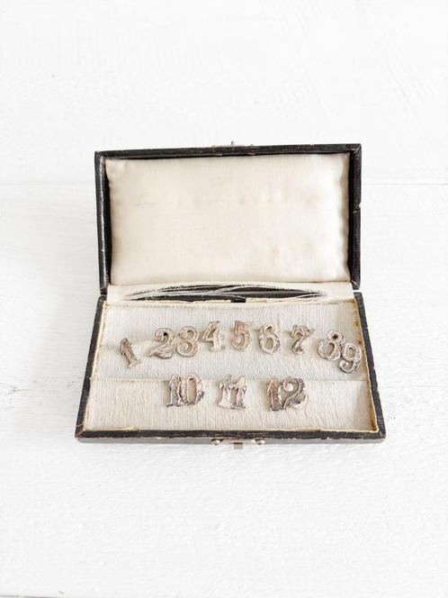 Antieke tafelnummers in origineel doosje, Antiek en Kunst, Antiek | Goud en Zilver, Ophalen of Verzenden