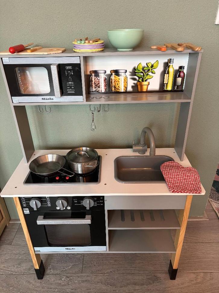 Miele Houten speelkeuken met toebehoren, Kinderen en Baby's, Speelgoed | Speelkeukens, Gebruikt, Speelkeuken, Hout, Ophalen