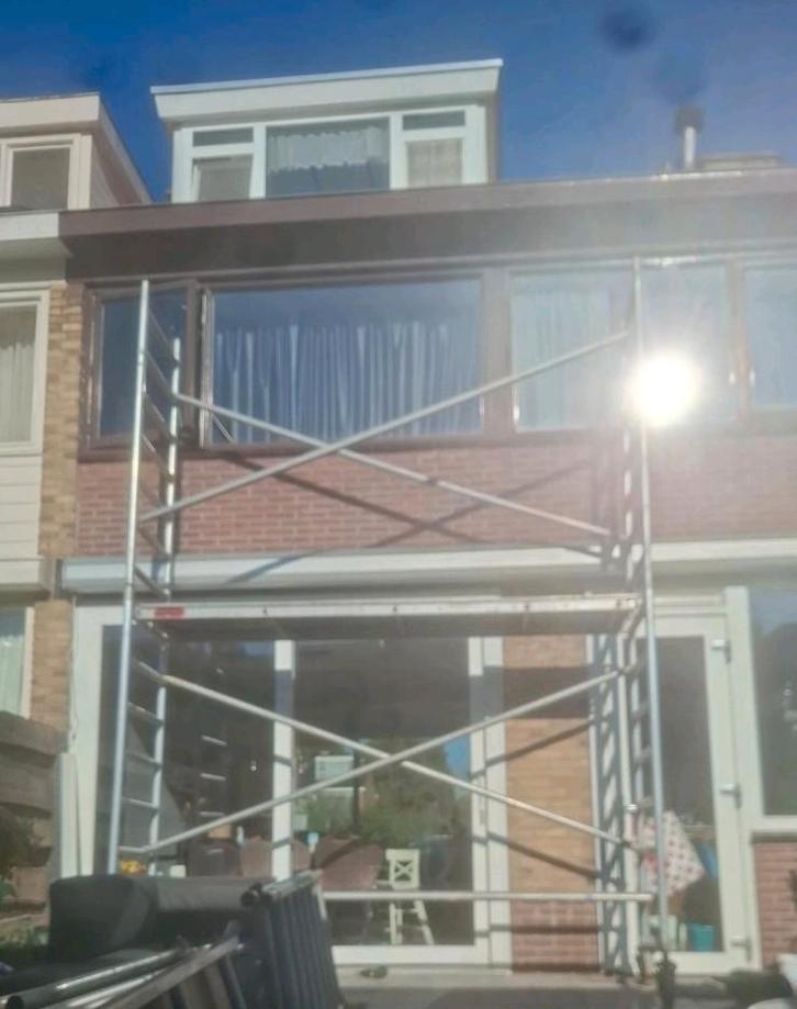 Rolsteiger te huur 6 m hoog 300 lang 70 cm breed, Doe-het-zelf en Verbouw, Steigers, Zo goed als nieuw, Rolsteiger of Kamersteiger