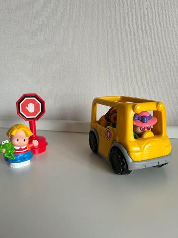 Fisher Price Schoolbus met Poppetjes beschikbaar voor biedingen