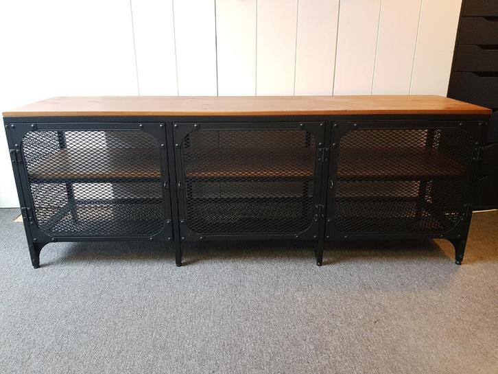 Ikea Fjallbo industrieel tv meubel, Huis en Inrichting, Kasten | Televisiemeubels, Zo goed als nieuw, Minder dan 100 cm, 100 tot 150 cm