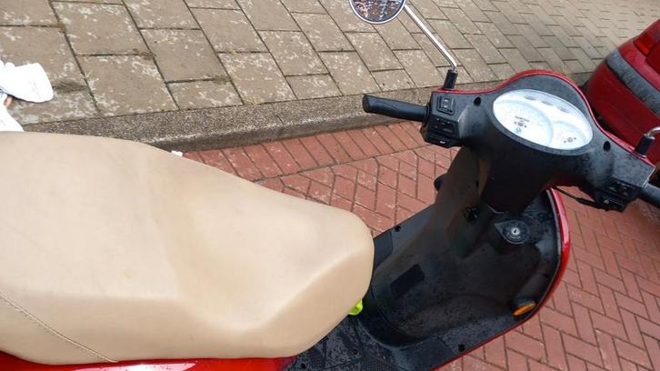 Scooter sym fiddle twee, Fietsen en Brommers, Snorfietsen en Snorscooters, Zo goed als nieuw, Ophalen